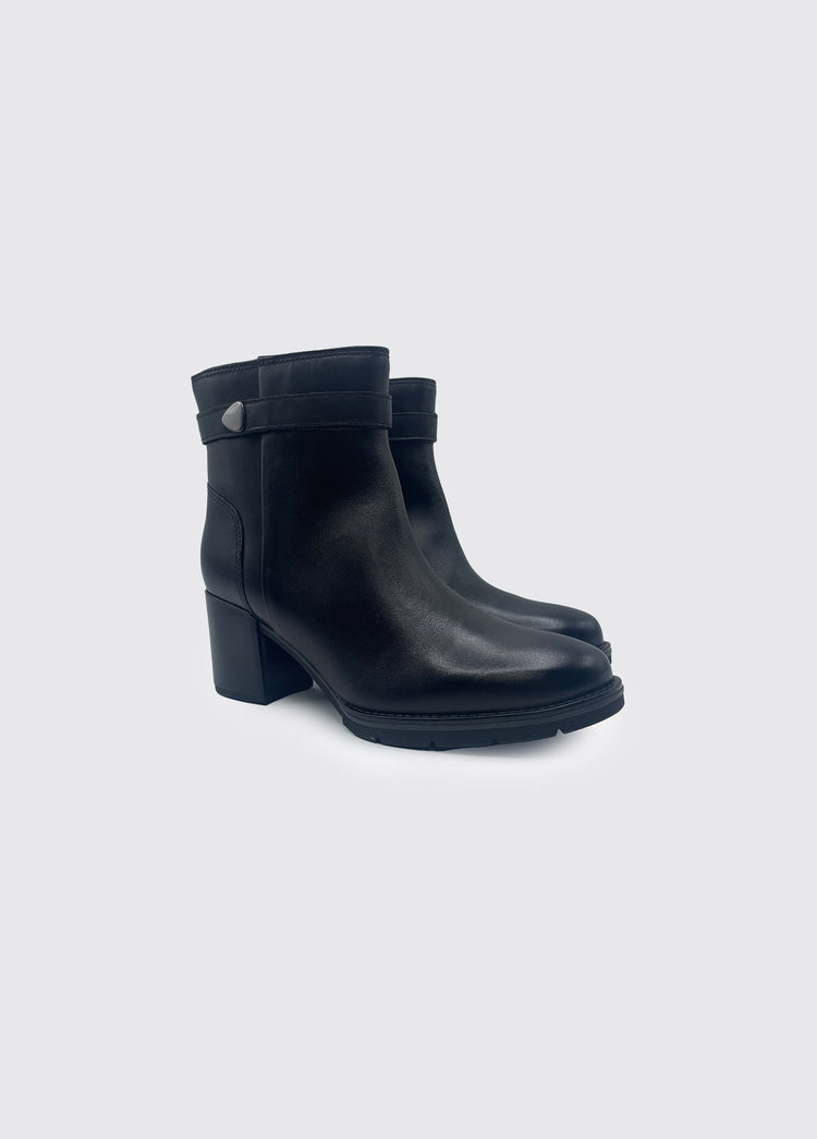 Catiania Women's Short Heeled Boot - Black